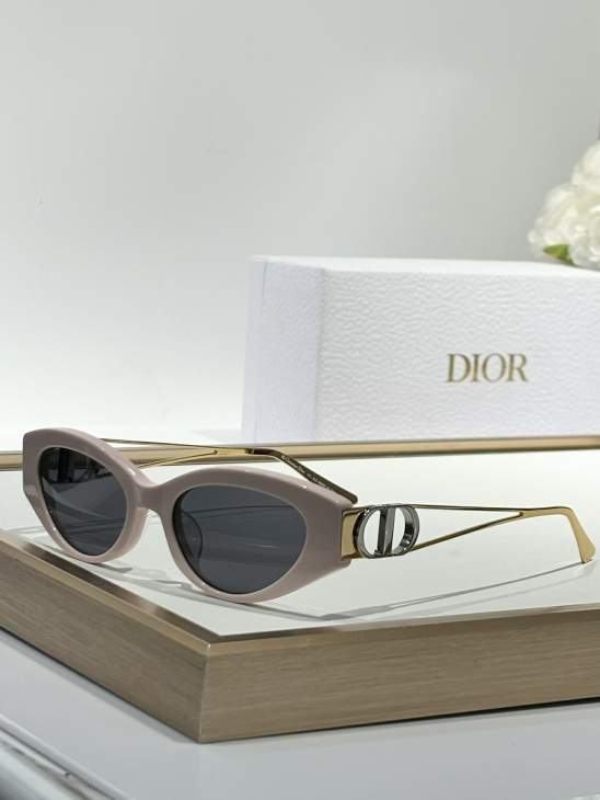 Picture of Dior Sunglasses _SKUfw76324733fw